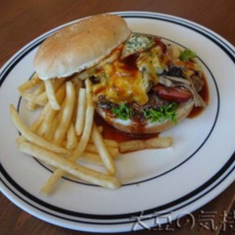 あれこれきのこのチーズ×デミバーガー(ヴィレッジヴァンガードダイナー ルミネ横浜)