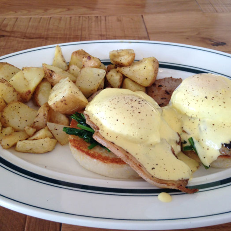 エッグスベネディクト（ポテト付）スタンダード(Eggs 'n Things お台場店)