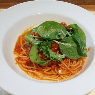 ベーコンとズッキーニ　トマトソースのスパゲティーランチ