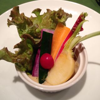 自然栽培野菜のスティックとお豆のソース(高田馬場 リストランテ En エン)