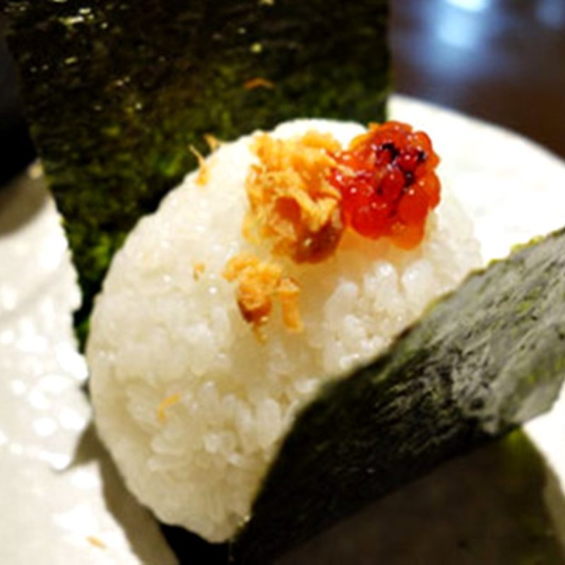 鮭すじこ(おにぎりカフェ 利さく)