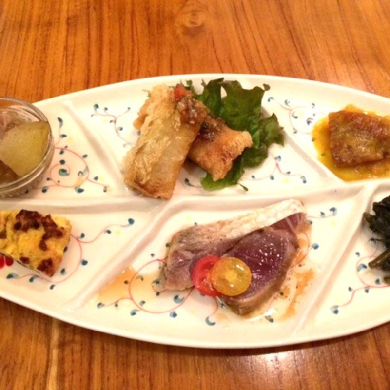 揚げ春巻きと5種の季節オードブル盛り合わせ(Xuan （スアン）)