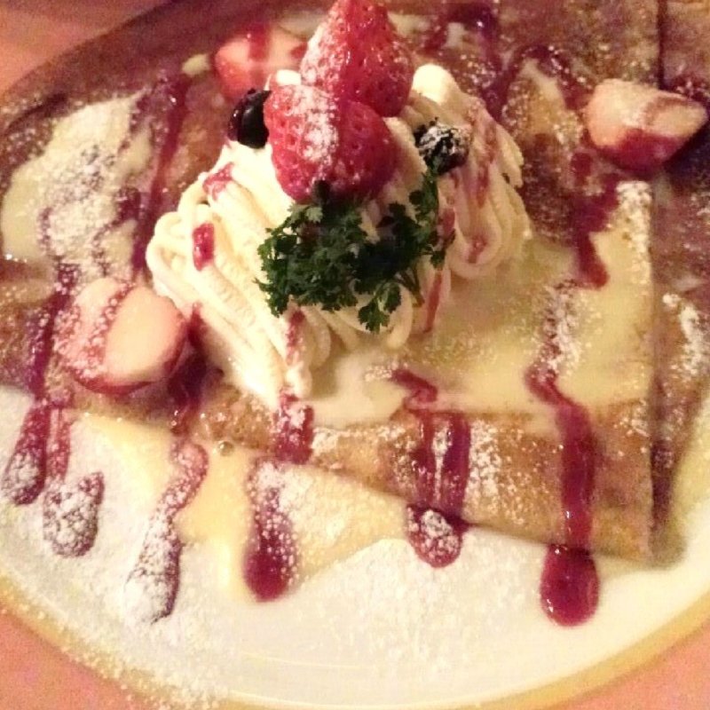 苺のチョコホワイトモンブラン(クレープリー・スタンド・シャンデレール)