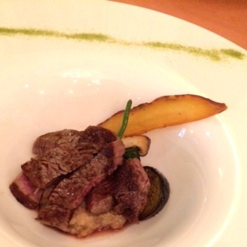 牛フィレ肉のステーキ　抹茶塩で　ほうじゃ茶のリゾットを添えて(欧風料理 モンスレー )