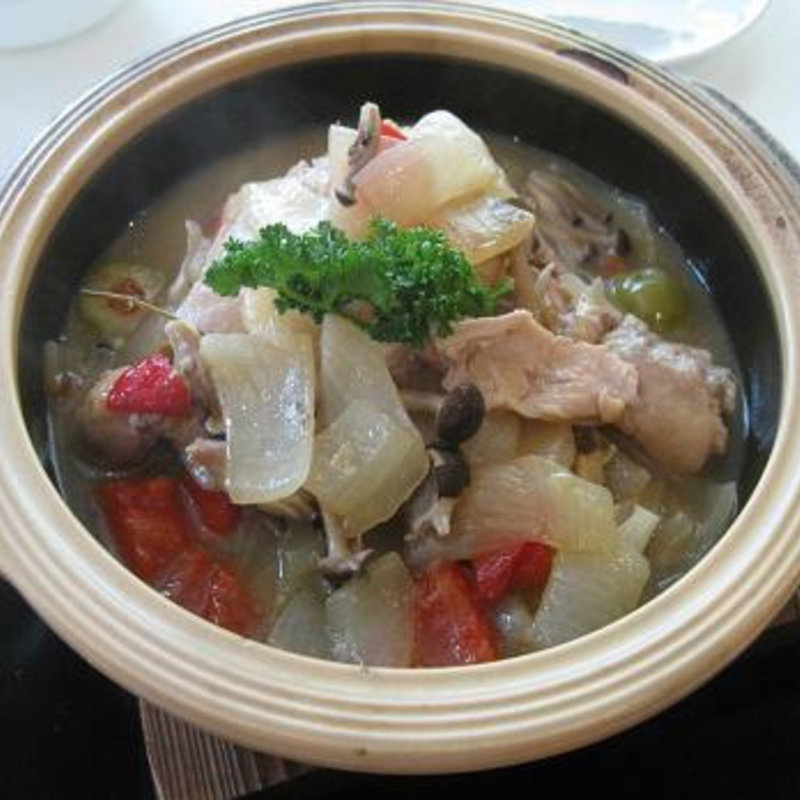 鶏肉のチリンドロン煮(スペイン料理 ラ コルメナ)