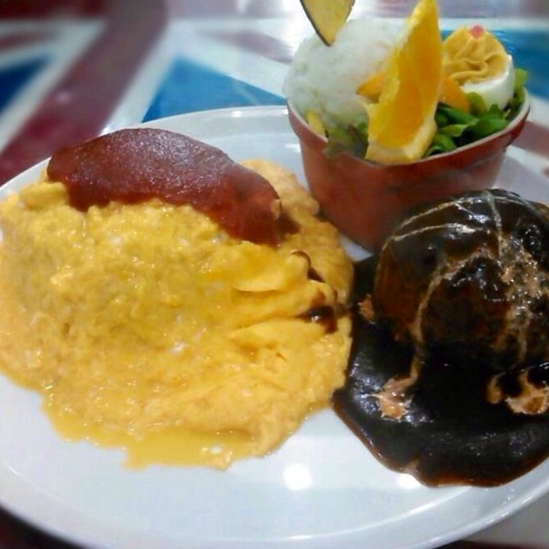 オムライス＆自慢のハンバーグ(のらくろ )