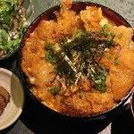 ジャンボチキンカツ煮丼(ほろよいダイニングちどりあし （【旧店名】地鶏脚）)