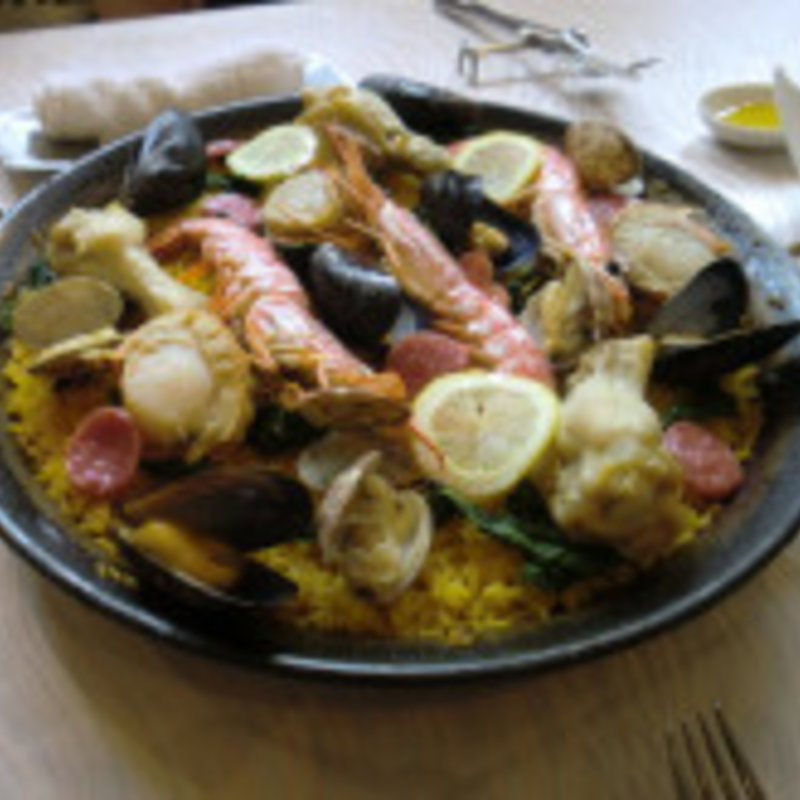 パエリアミクスタ（魚と肉のミックスパエリア）※写真は3人前）(vale （ヴァレ）)