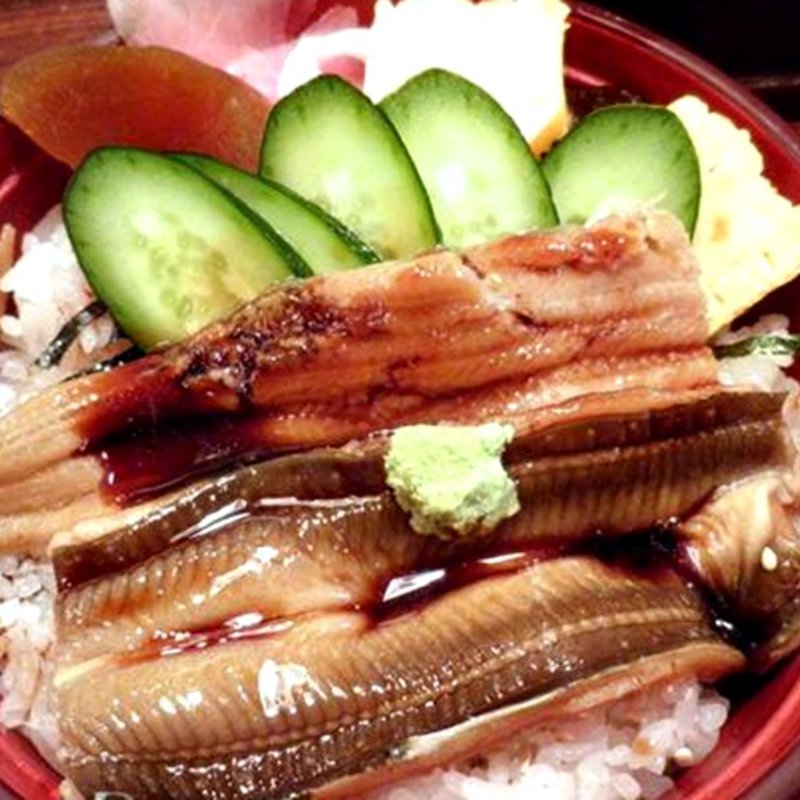 穴子ちらし（ランチ）(いなせ寿司 本牧店)