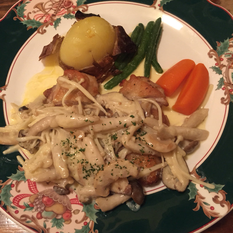 若鶏のソテーきのこのクリームソース(Fatty's)