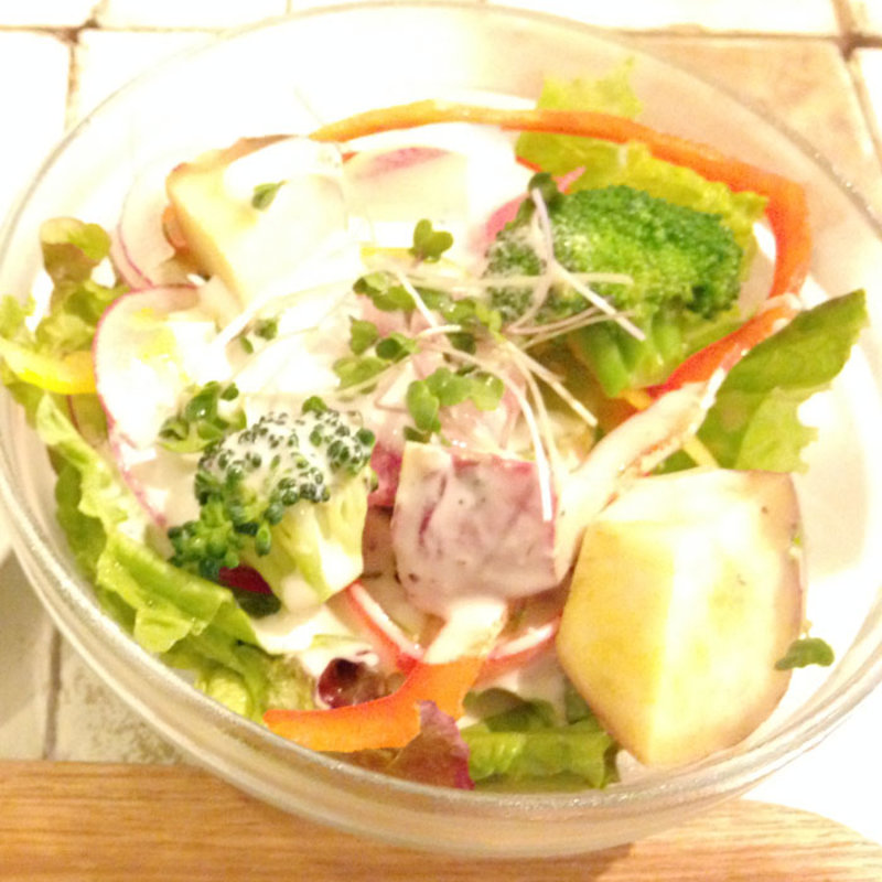 ブロッコリーとサツマイモのサラダ(マザー アース カフェ （Mother earth cafe）)