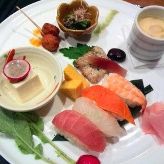 お寿司とおばんざいのプレート(カジュアルレストラン イセタンダイニング)