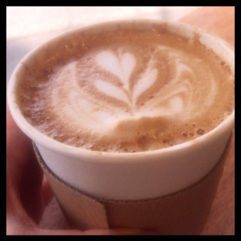 カフェラテ ラージ(BE A GOOD NEIGHBOR coffee kiosk SENDAGAYA )