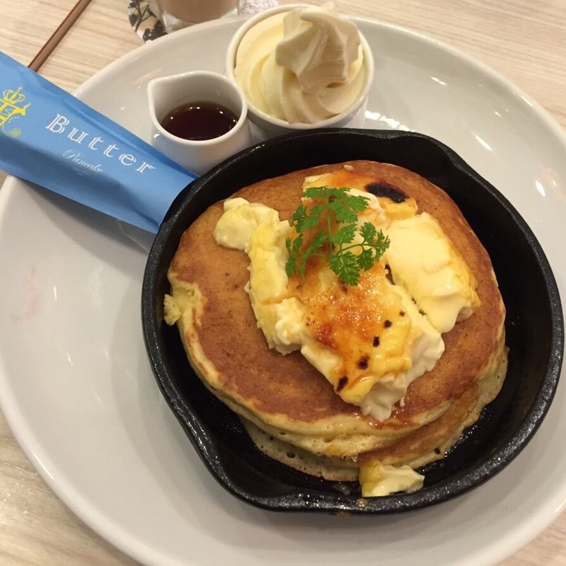 クレームブリュレ窯出しフレンチパンケーキ　～北海道生乳ソフトクリーム添え～(Butterイオンモール伊丹店)