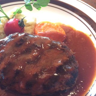 ハンバーグステーキランチ(MahinaTerrace （マヒナテラス【旧店名】マザームーンカフェアンドグリル）)