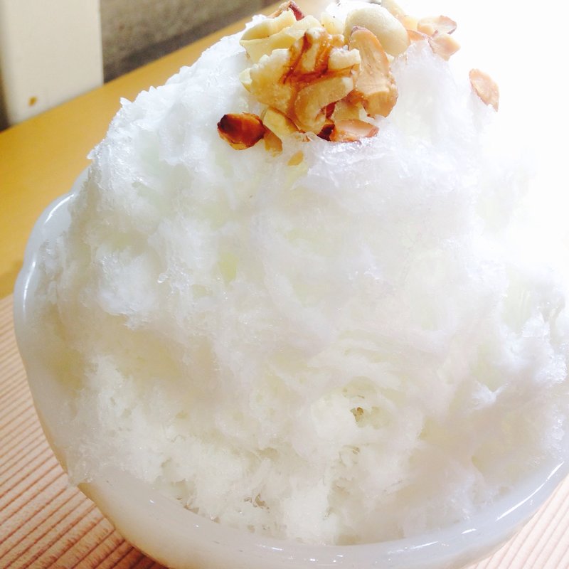 なら琥珀ミルクごおり(ほうせき箱 )