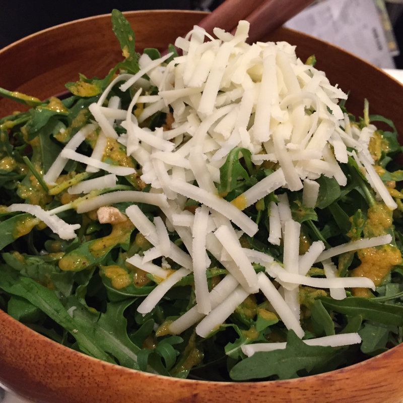 サルディーナ風ペコリーノチーズとクルミのルッコラサラダ(俺のフレンチ・イタリアン AOYAMA )