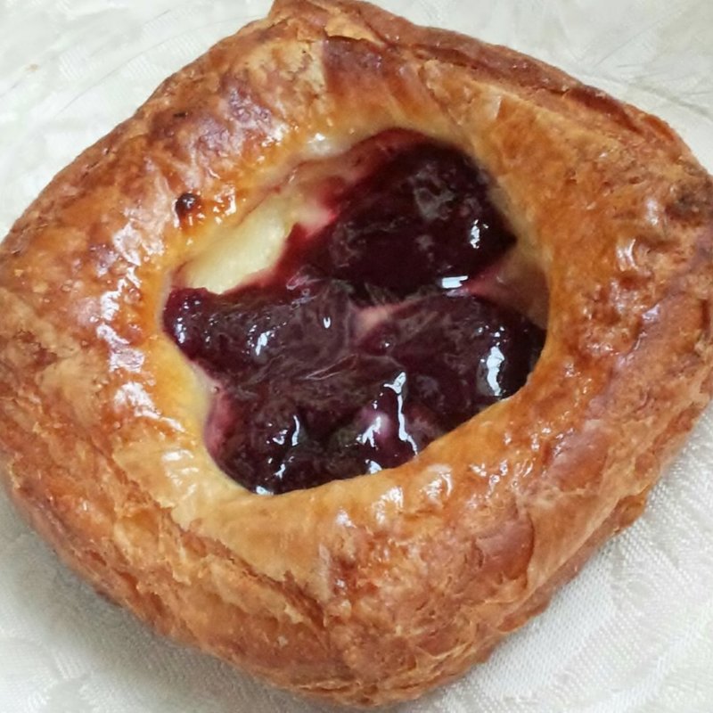 ダークチェリーのデニッシュ(ゴーシュ)