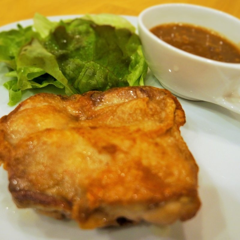皮がパリパリなチキンソテー(伊太そば イタリアンラーメン)
