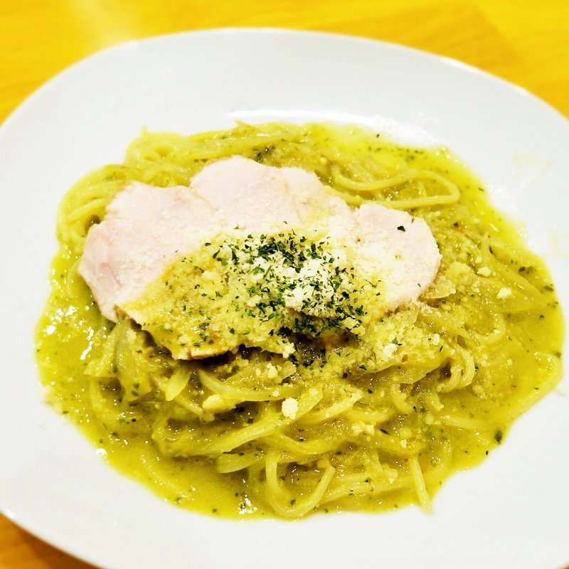 柔らか鶏のジェノベーゼ(伊太そば イタリアンラーメン)