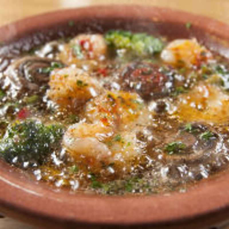 ブロッコリーと海老のアヒージョ(キッチン サクラ)