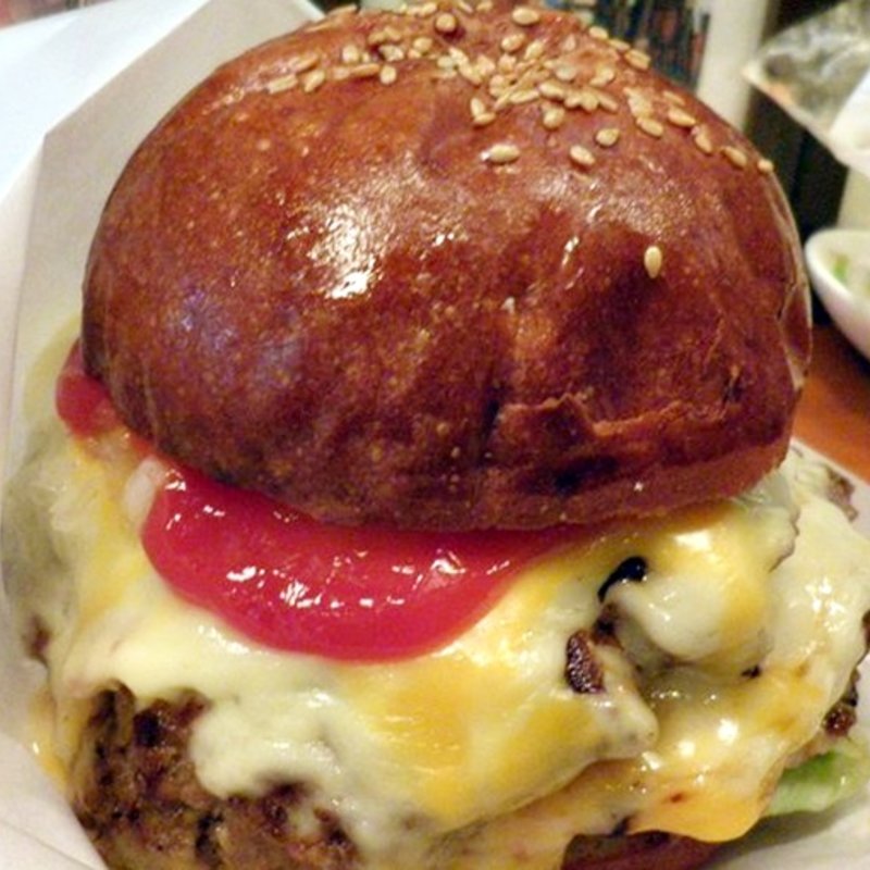 ダブルチーズバーガー＋ドリンク(パスタイム)