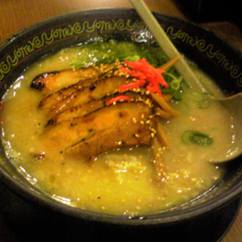 白とんこつチャーシュー麺(恵比寿大龍軒)