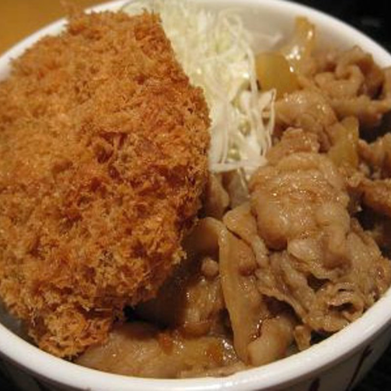 ピリ辛豚カルビ＆コロッケ丼(品川23号そば店 （【旧店名】常盤軒）)