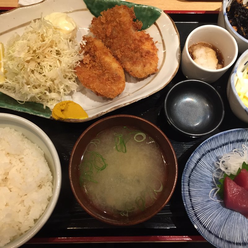 魚治定食(築地もったいないプロジェクト 魚治)