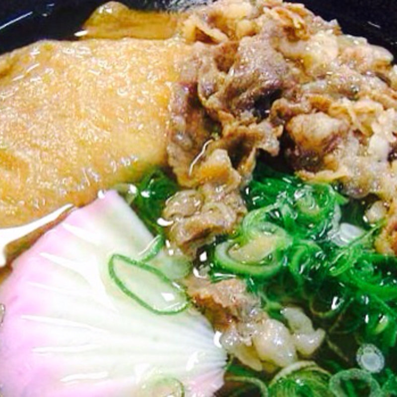 和牛肉とキツネのうどん(三ツ島　真打)