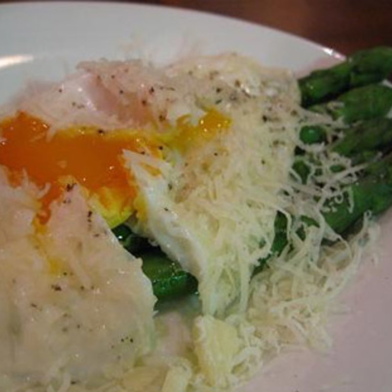 アスパラガスのビスマルク(Trattoria FRANCO トラットリア フランコ)