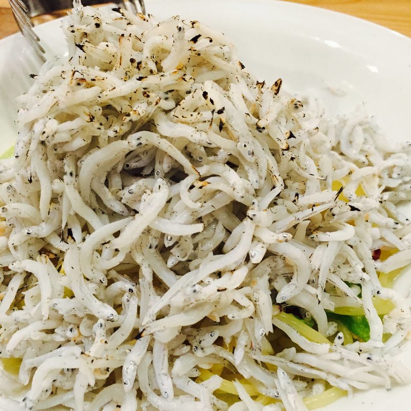 釜揚げしらすとキャベツのペペロンチーノ(Italian Kitchen VANSAN)