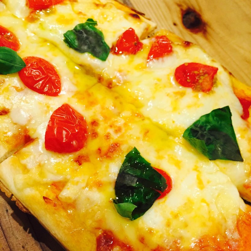 ピッツァ マルゲリータ(Italian Kitchen VANSAN)