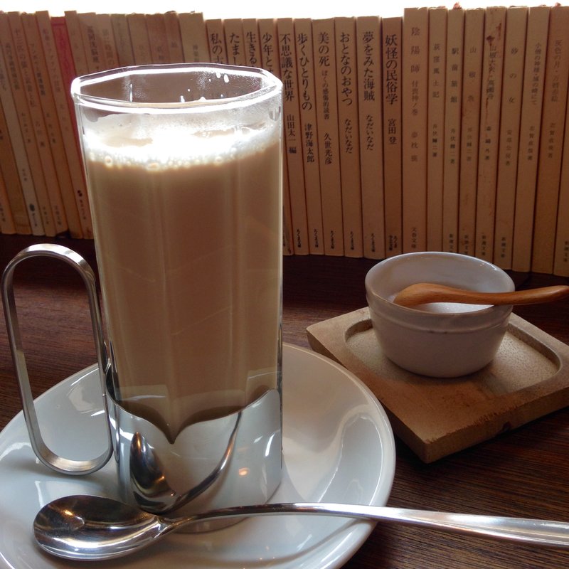 カフェオレ(月と六ペンス （ツキトロクペンス）)