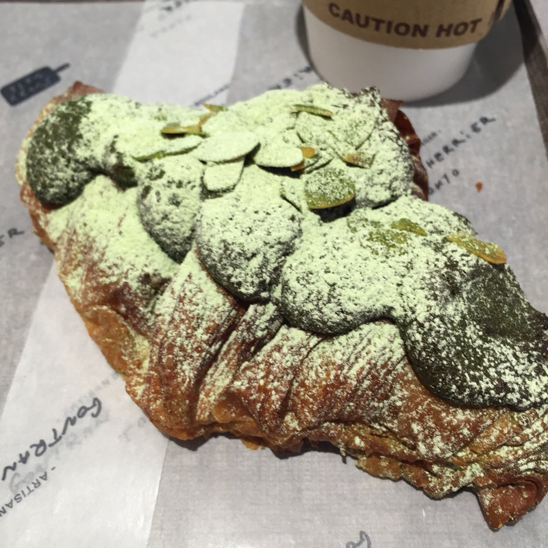 抹茶クロワッサンザマンド(ゴントラン シェリエ 渋谷店 （GONTRAN CHERRIER）)