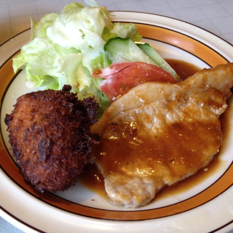 豚の生姜焼きとカニクリームコロッケ(レストランらんべる)
