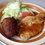 豚の生姜焼きとカニクリームコロッケ(レストランらんべる)