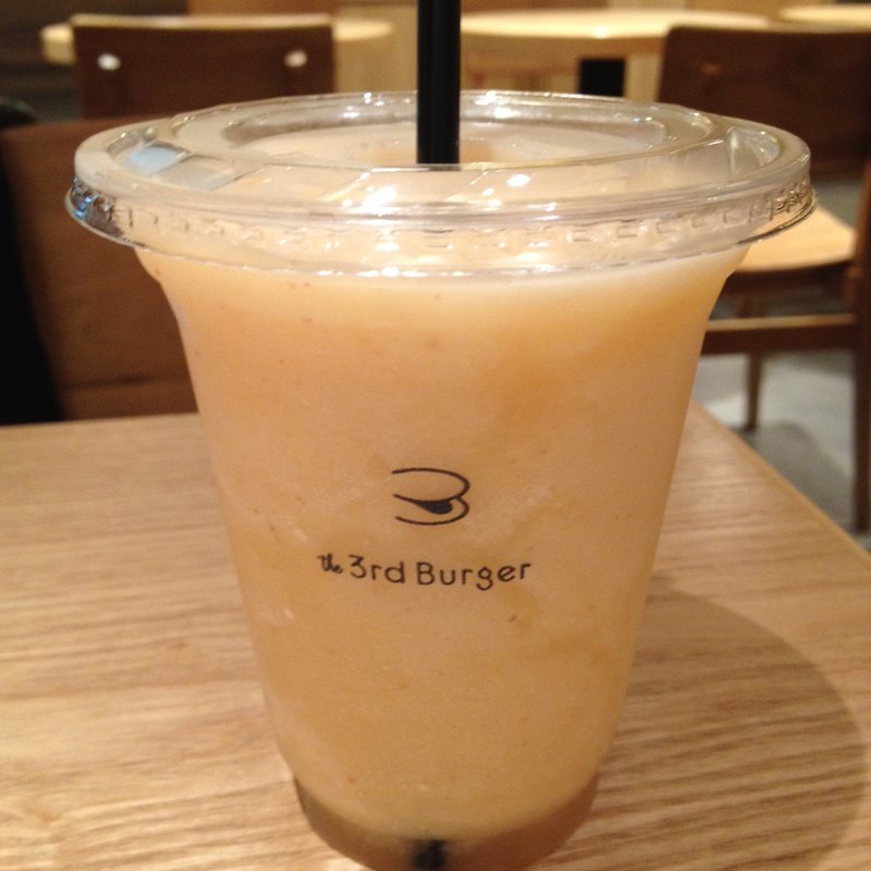 ピンクグレープフルーツのスムージー(the 3rd Burger)