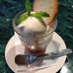 カフェ氷（ミルクラテ味）(ロティ シェ・リュイ)