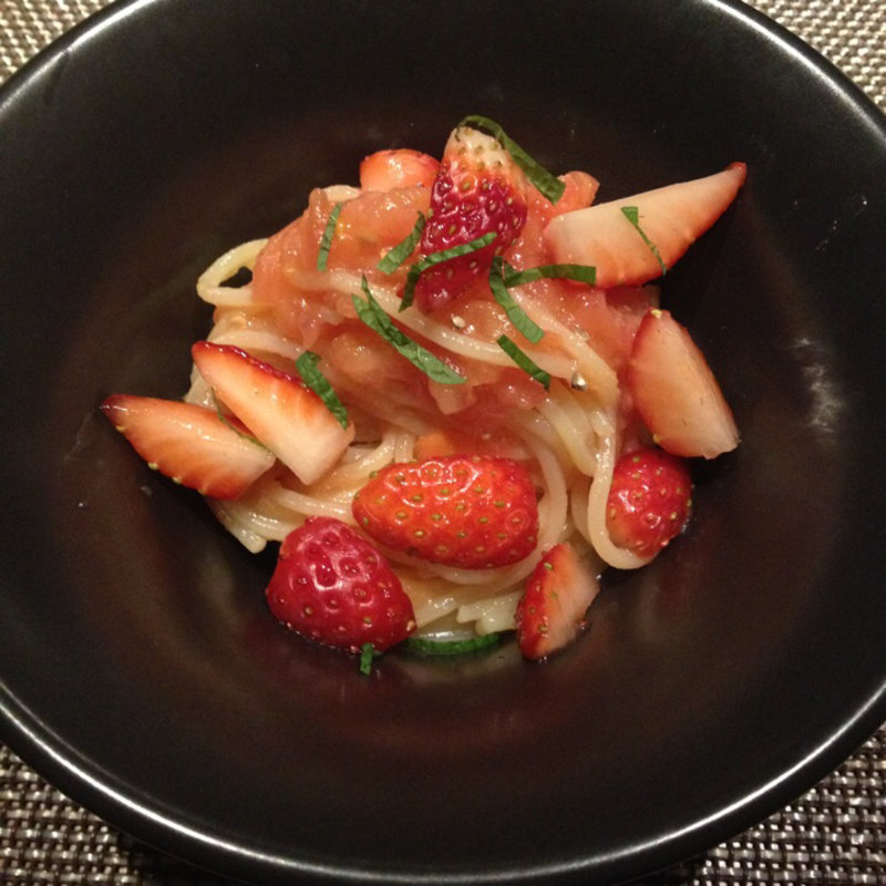 いちごの冷静パスタ(恵比寿 DAL-MATTO)