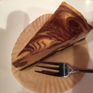 マーブルチーズケーキ(Cafe 季庵 Sweets Room 松井山手店 （カフェ ぎあん スウィートルーム）)