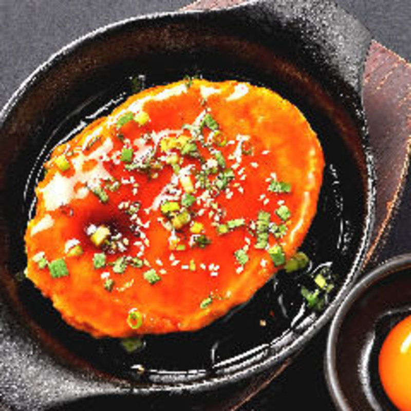 粗挽つくねの月見ハンバーグ(はなれ （【旧店名】ほのか　お忍び個室ダイニング　錦糸町駅前店）)