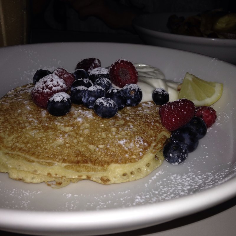 バターミルクパンケーキwフレッシュフルーツ・ヨーグルト(bills 表参道)