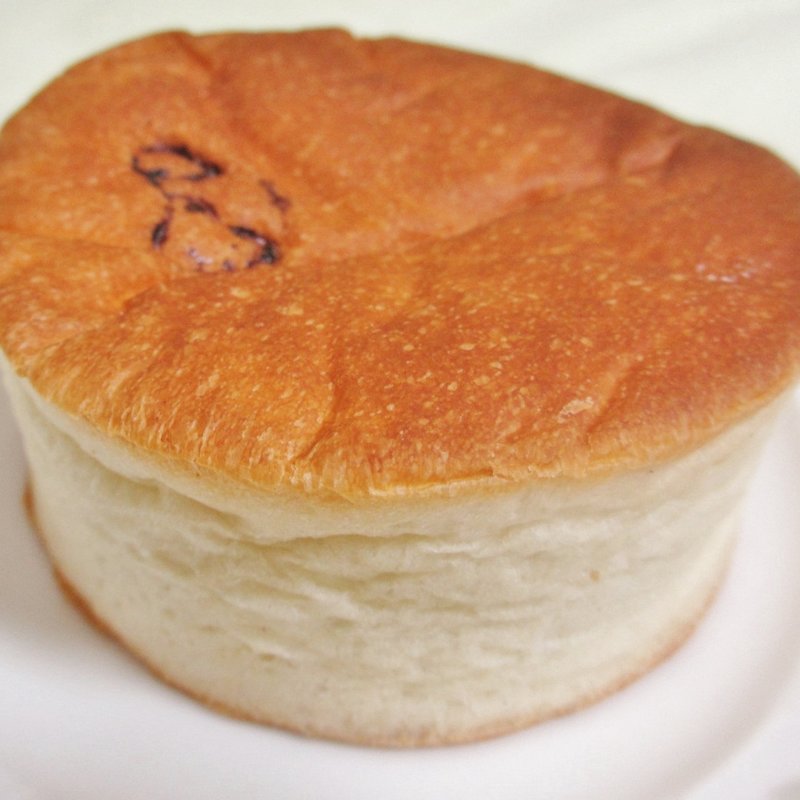 京ザ あんぱん～黒豆入りこしあん(志津屋 京都駅店 （SIZUYA）)