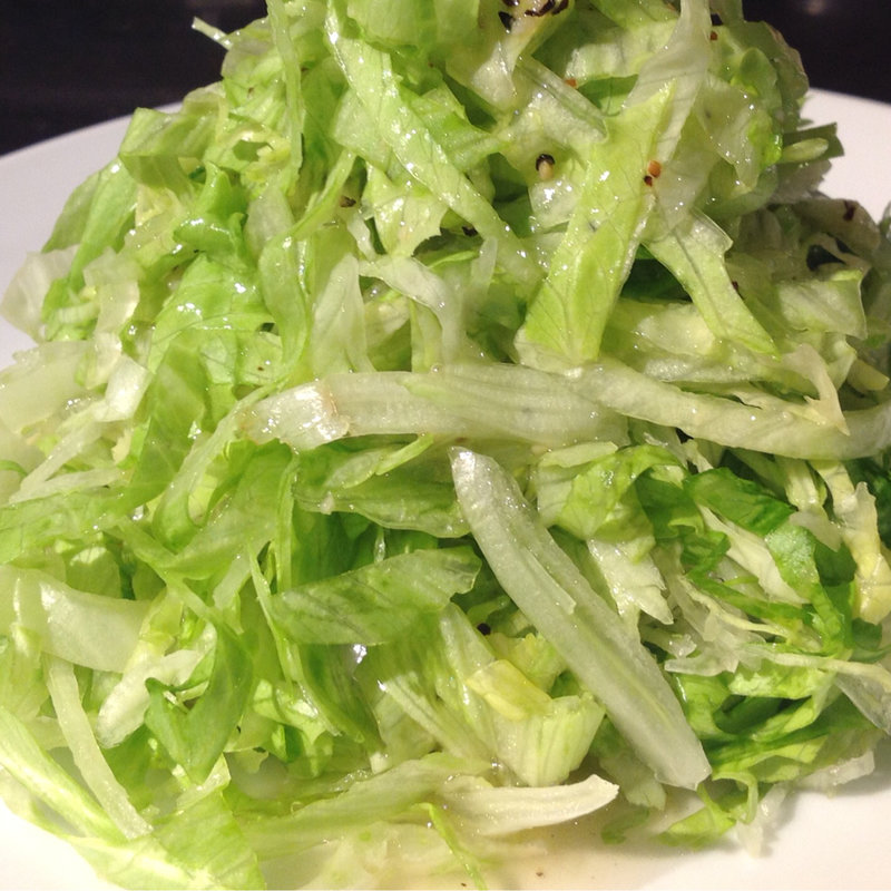塩だれレタスの山盛り(Mexican SABO)