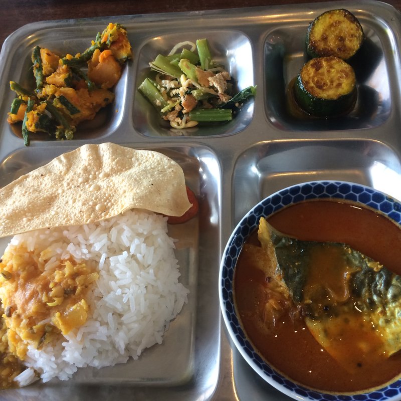 鰆のカレー定食(スパイスキッチンムーナ)