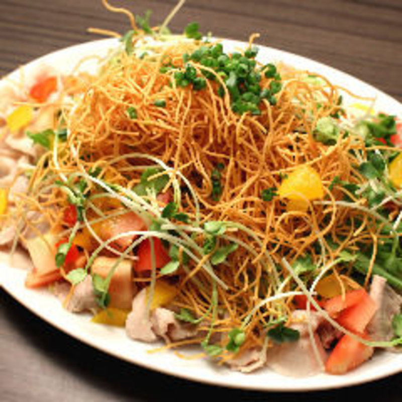 長崎皿うどんと水菜のパリパリサラダ(はなれ （【旧店名】ほのか　お忍び個室ダイニング　錦糸町駅前店）)