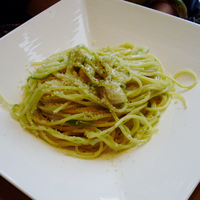 魚介とジェノベーゼクリームのスパゲティー(ヴィヴィ　ラ・ベルデ （ViVi la verde）)