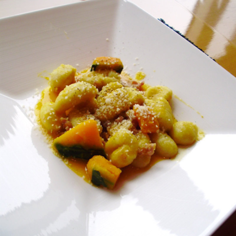 じゃが芋のニョッキ　南京のサルシッチャ(ヴィヴィ　ラ・ベルデ （ViVi la verde）)