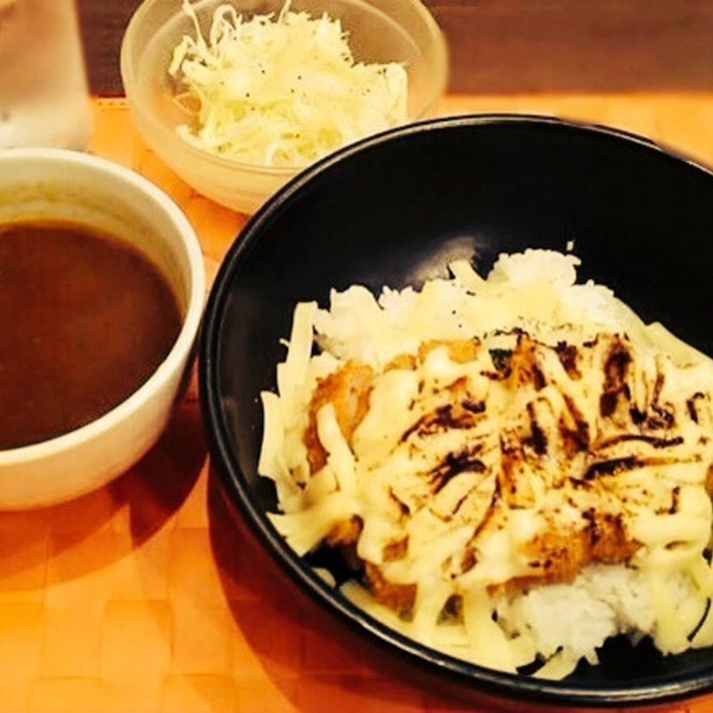 炙りチーズカツカレー(サリーズキッチン 六甲道店 )